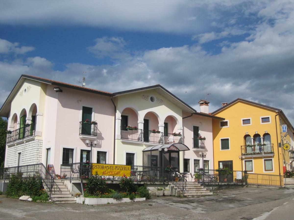Lusiana Locanda "Alla Rosa" מראה חיצוני תמונה